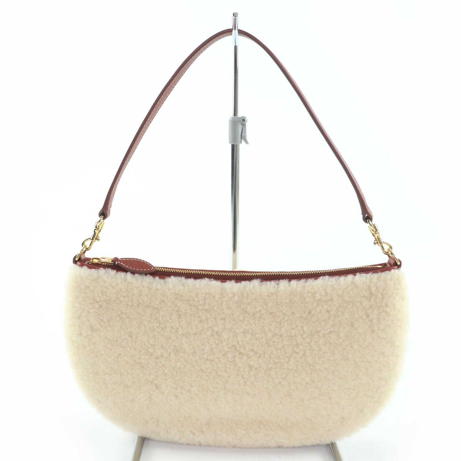 Excellent Loro Piana Shoulder Bag Leather 2-way mini bag pouch Ivory brown Used
Excellent Loro Piana Shoulder Bag Leather 2-way mini bag pouch Ivory brown Used