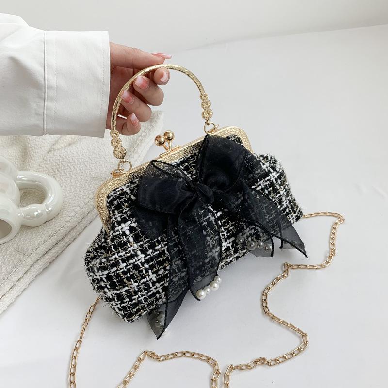 Vintage Women Tote Handbags Bow Chain Crossbody Shoulder Bag Small Female Clip Bags Fashion Kiss Lock Purse Bag for Women
Vintage Women Tote Handbags Bow Chain Crossbody Shoulder Bag Small Female Clip Bags Fashion Kiss Lock Purse Bag for Women