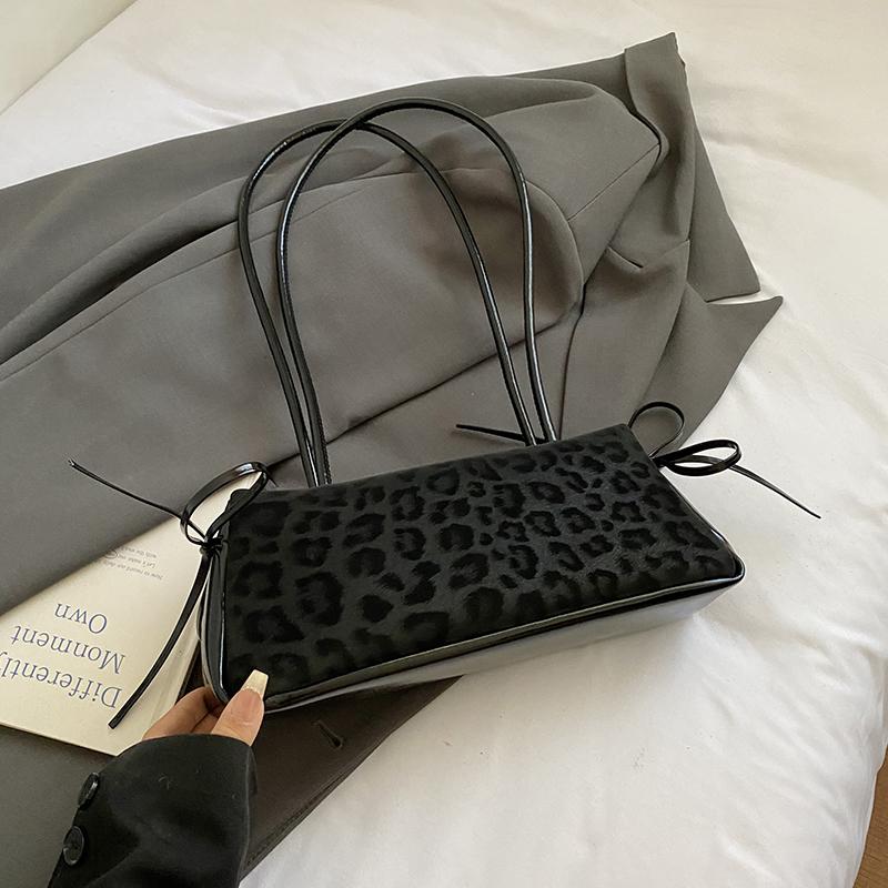 Retro Leopard Pattern One Shoulder Bag Autumn New Women s Sweet Bow Underarm Bags Luxury Designer Party Handbags Trend (20cm<Max Length<30cm) чёрный
Retro Leopard Pattern One Shoulder Bag Autumn New Women s Sweet Bow Underarm Bags Luxury Designer Party Handbags Trend (20cm<Max Length<30cm) чёрный