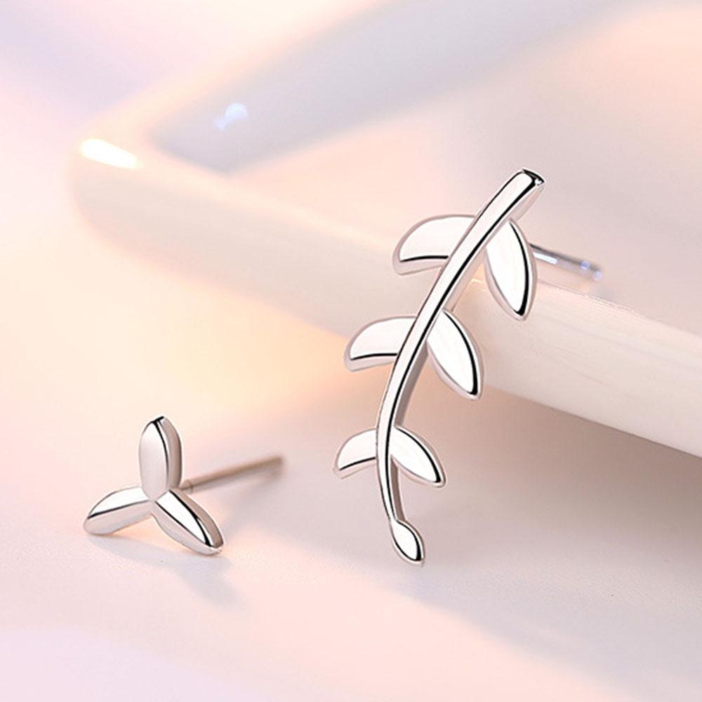 Новые 925 посеребренные женские серьги-гвоздики модные в стиле листьев деревьев и природы пара ювелирных украшений в подарок
Новые 925 посеребренные женские серьги-гвоздики модные в стиле листьев деревьев и природы пара ювелирных украшений в подарок