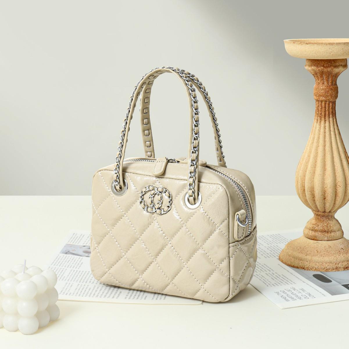 25 Summer Xiaoxiangfeng Rhombus bag, portable camera bag, high-end sheepskin chain, bowling bag, shoulder messenger bag. абрикосовый
25 Summer Xiaoxiangfeng Rhombus bag, portable camera bag, high-end sheepskin chain, bowling bag, shoulder messenger bag. абрикосовый