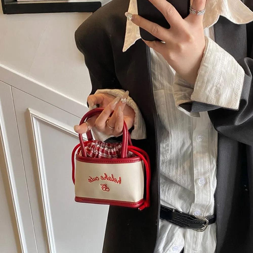 Embroidery PU Crossbody Bag Korean Style Children Shoulder Bag Cute Drawstring Bucket Bag Girls синій
Embroidery PU Crossbody Bag Korean Style Children Shoulder Bag Cute Drawstring Bucket Bag Girls синій