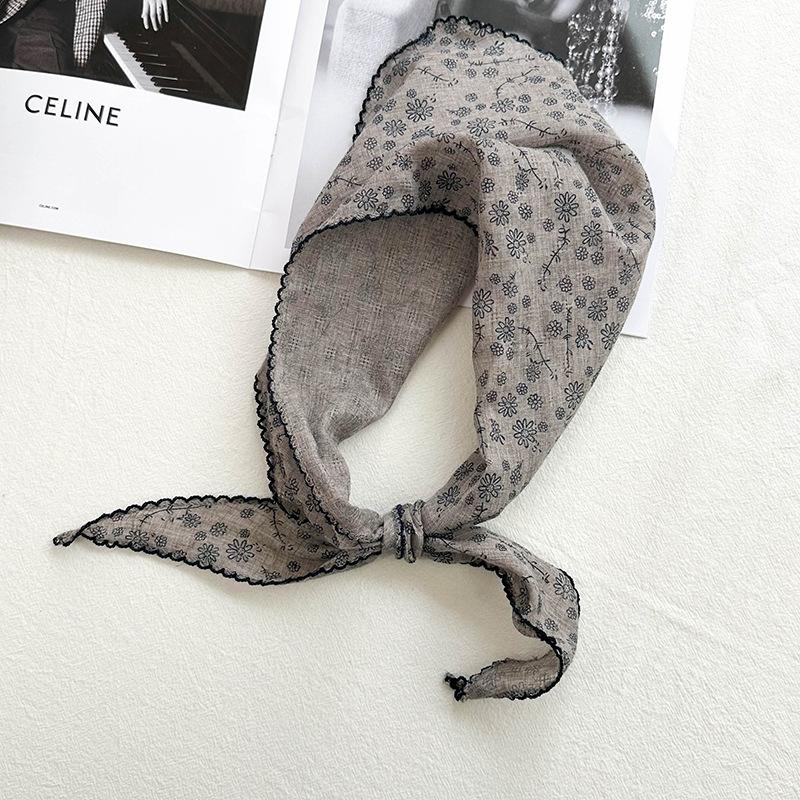 Шарфы в этническом стиле Художественный шарф с цветочным принтом Треугольный шарф Повязки для волос Ретро шарф Женский шарф 90*56cm
Шарфы в этническом стиле Художественный шарф с цветочным принтом Треугольный шарф Повязки для волос Ретро шарф Женский шарф 90*56cm