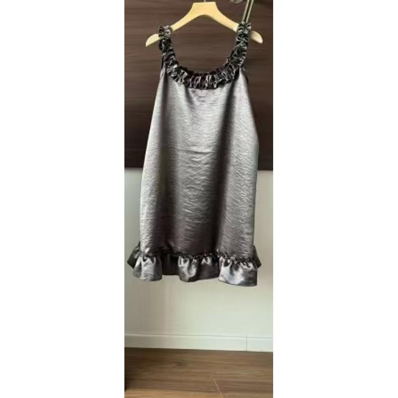 Silkworm silk imitation acetate pearl white princess nightdress high-end streamer skirt suspender fungus edge skirt with chest pad XL
Silkworm silk imitation acetate pearl white princess nightdress high-end streamer skirt suspender fungus edge skirt with chest pad XL