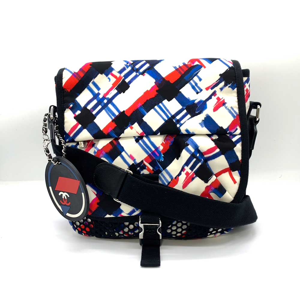 Used CHANEL AirlineShoulder Bag Nylon Women
Used CHANEL AirlineShoulder Bag Nylon Women