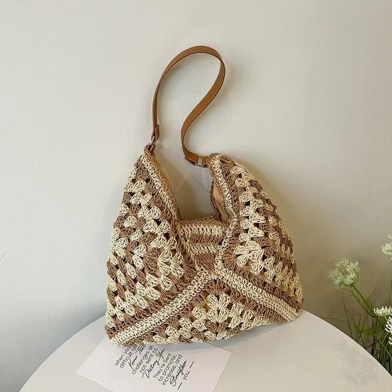 Color Block Straw Weaving Shoulder Bag Large Capacity Summer Beach Vacati Bag Underarm Bag Simple Urban Style Polyester Lining коричневый
Color Block Straw Weaving Shoulder Bag Large Capacity Summer Beach Vacati Bag Underarm Bag Simple Urban Style Polyester Lining коричневый