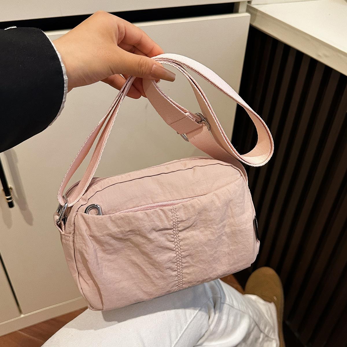 Nylon Cloth Small Square Bag Waterproof And Lightweight Cloth Bag Casual Versatile Shoulder Messenger Bag Women S Portable Mobile Phone Bag розовый
Nylon Cloth Small Square Bag Waterproof And Lightweight Cloth Bag Casual Versatile Shoulder Messenger Bag Women S Portable Mobile Phone Bag розовый