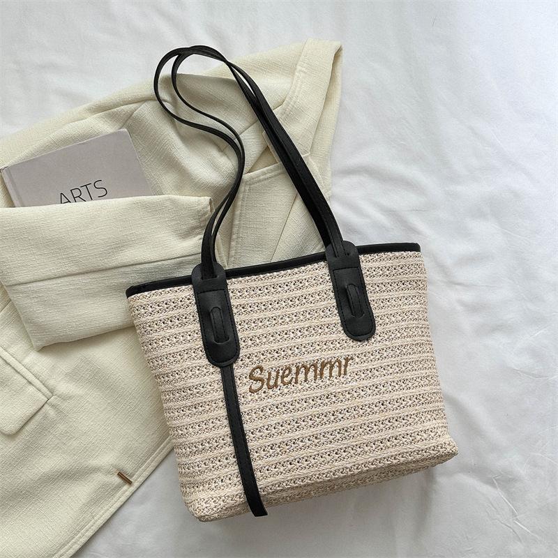 Woven fashionable largecapacity splicing shoulder bag summer new foreign style leisure bag temperament simple tote bag
Woven fashionable largecapacity splicing shoulder bag summer new foreign style leisure bag temperament simple tote bag