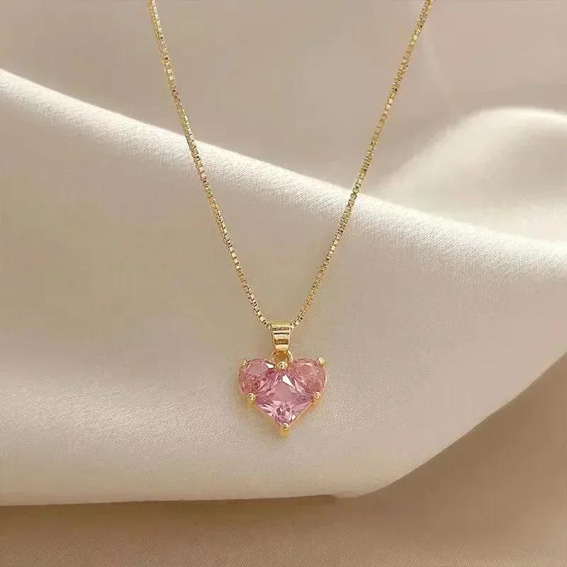 2024 New Fashion Trendy Y2k Crystal Pink Zircon Heart Pendant Necklace For Women Girl Elegant and Sweet Punk Party Zircon
2024 New Fashion Trendy Y2k Crystal Pink Zircon Heart Pendant Necklace For Women Girl Elegant and Sweet Punk Party Zircon