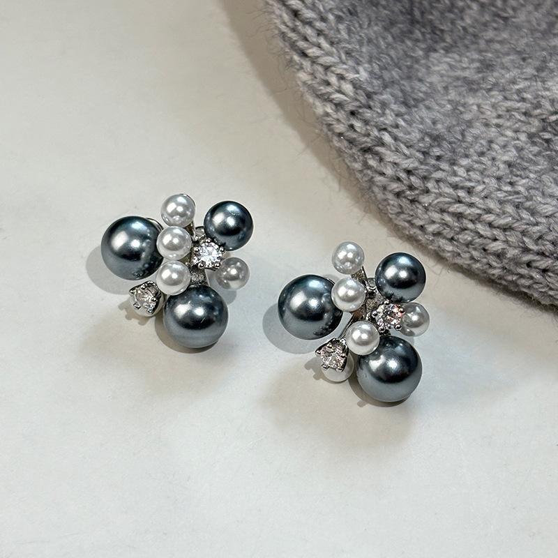 Sterling Silver Needle Super Sparkling Zircon Pearl Earrings Femininity Stud Earrings Ears
Sterling Silver Needle Super Sparkling Zircon Pearl Earrings Femininity Stud Earrings Ears