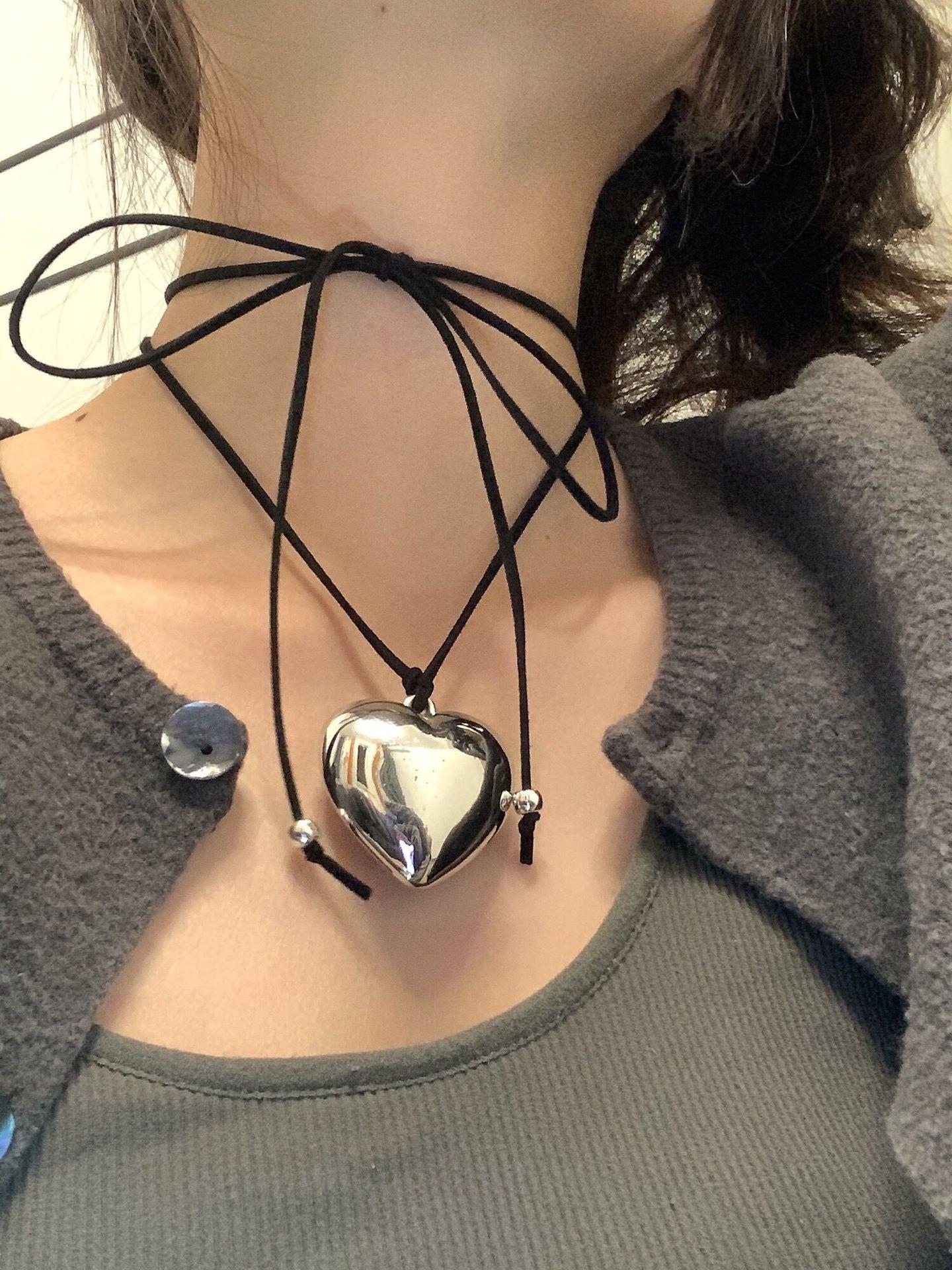 Хан Со-хи Ожерелье-чокер с лентой «Сладкое сердце» - Модная цепочка на ключицу в форме сердца