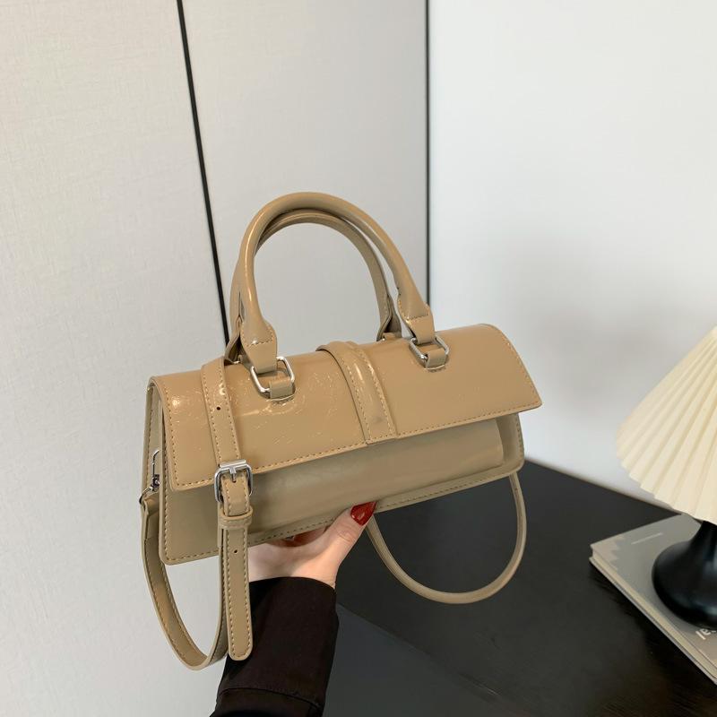 Маленька жіноча сумка Niche locomotive нова модна жіноча сумка 2024 року модна сумка-месенджер у формі півмісяця універсальна сумка через плече під пахву хакі
Маленька жіноча сумка Niche locomotive нова модна жіноча сумка 2024 року модна сумка-месенджер у формі півмісяця універсальна сумка через плече під пахву хакі