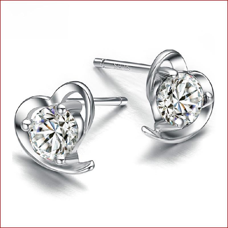 Korean Style Heart-shaped Silver-plated Earrings for Women - Fashionable European and American Jewelry
Korean Style Heart-shaped Silver-plated Earrings for Women - Fashionable European and American Jewelry