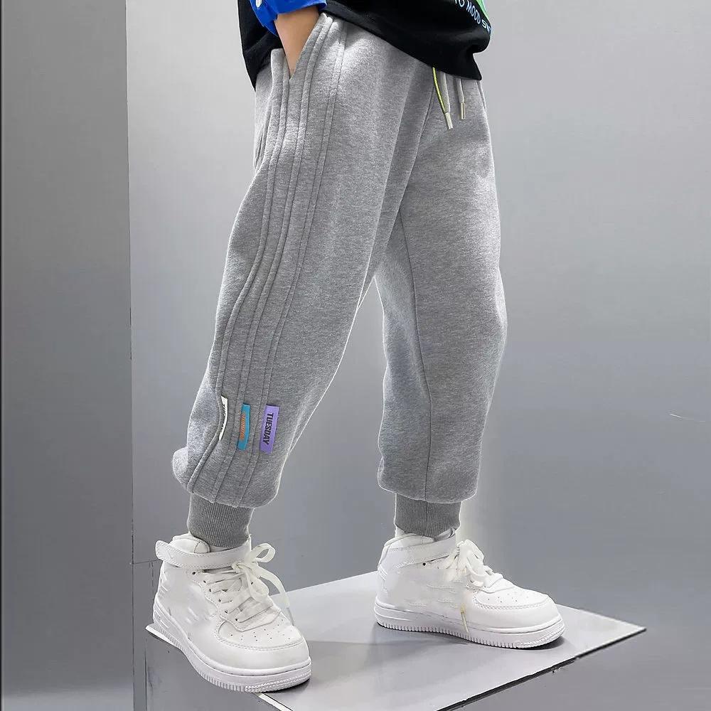 Boys Sports Pants Big Children s Pants Spring and Autumn Models Children s Fashionable Clothes Handsome Sweatpants Boys Loose Trousers 170cm сірий
Boys Sports Pants Big Children s Pants Spring and Autumn Models Children s Fashionable Clothes Handsome Sweatpants Boys Loose Trousers 170cm сірий