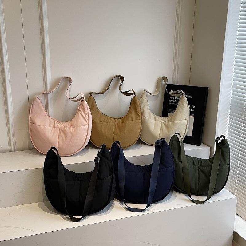 Korean version of simple casual dumpling bag large capacity lazy minimalist shoulder bag street tide and messenger bag women one size fits all
Korean version of simple casual dumpling bag large capacity lazy minimalist shoulder bag street tide and messenger bag women one size fits all