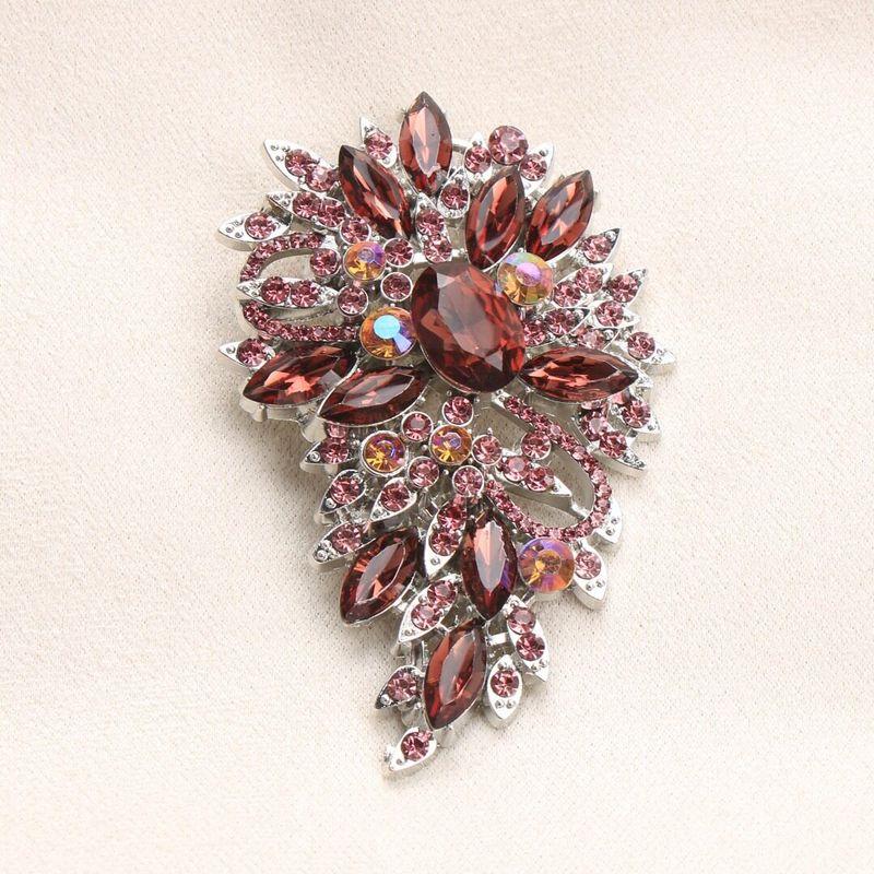 European and American Hot-Selling Rhinestone Alloy Brooches, Exquisite and High-End Women s Clothing Accessories, Corsages, Scarf Clips Purple pink
European and American Hot-Selling Rhinestone Alloy Brooches, Exquisite and High-End Women s Clothing Accessories, Corsages, Scarf Clips Purple pink