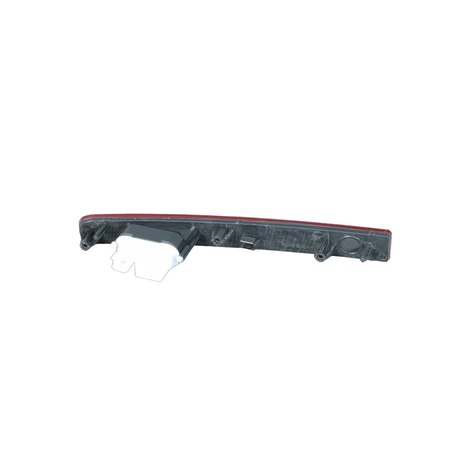 Land Rover Defender (L663) Left Rear Bumper Light
Land Rover Defender (L663) Left Rear Bumper Light