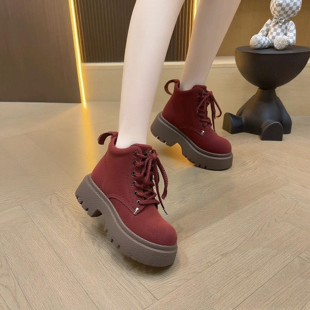 British style 2025 autumn new fashion versatile explosion Internet celebrities with the same heightening retro fashion short boots Martin boots 40 розы красного
British style 2025 autumn new fashion versatile explosion Internet celebrities with the same heightening retro fashion short boots Martin boots 40 розы красного