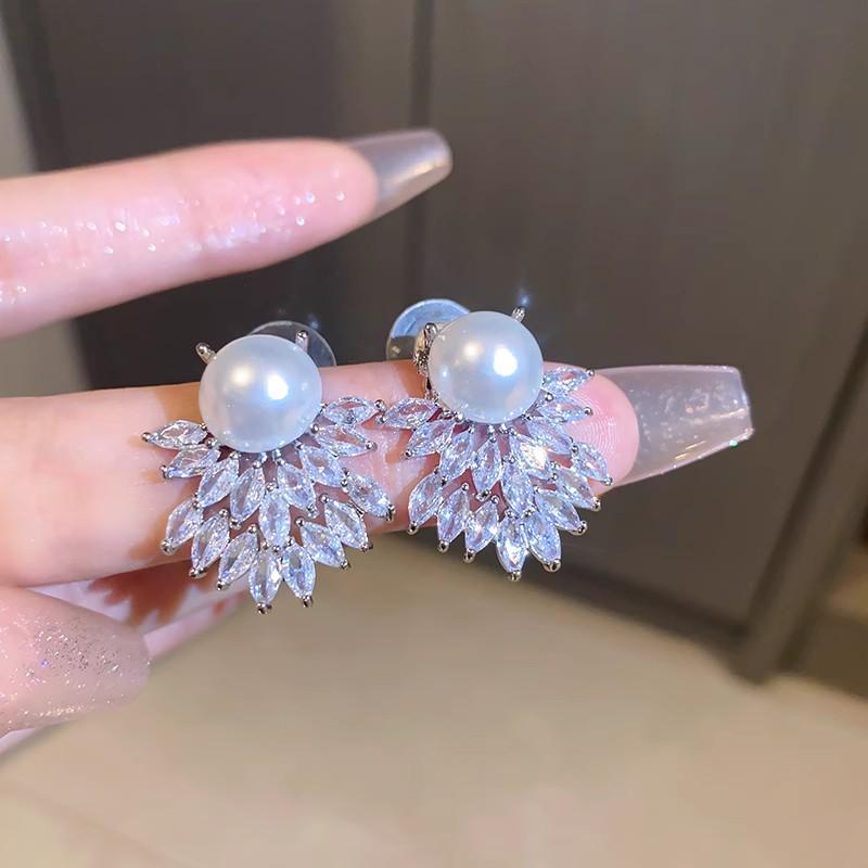 Elegant 2023 Zircon Pearl Stud Earrings: French Style High-End Fashion Jewelry for Women серебряный
Elegant 2023 Zircon Pearl Stud Earrings: French Style High-End Fashion Jewelry for Women серебряный