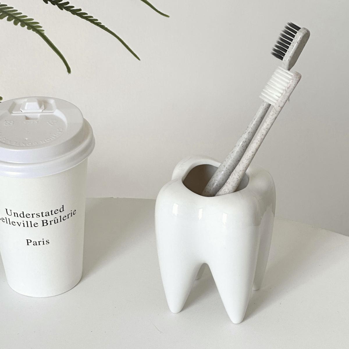 Original Design Teeth Funny Ornaments Ceramic Photo Clip Vase Candlestick Cute Gift Aesthetic Room Decor Vases For Flowers
Original Design Teeth Funny Ornaments Ceramic Photo Clip Vase Candlestick Cute Gift Aesthetic Room Decor Vases For Flowers
