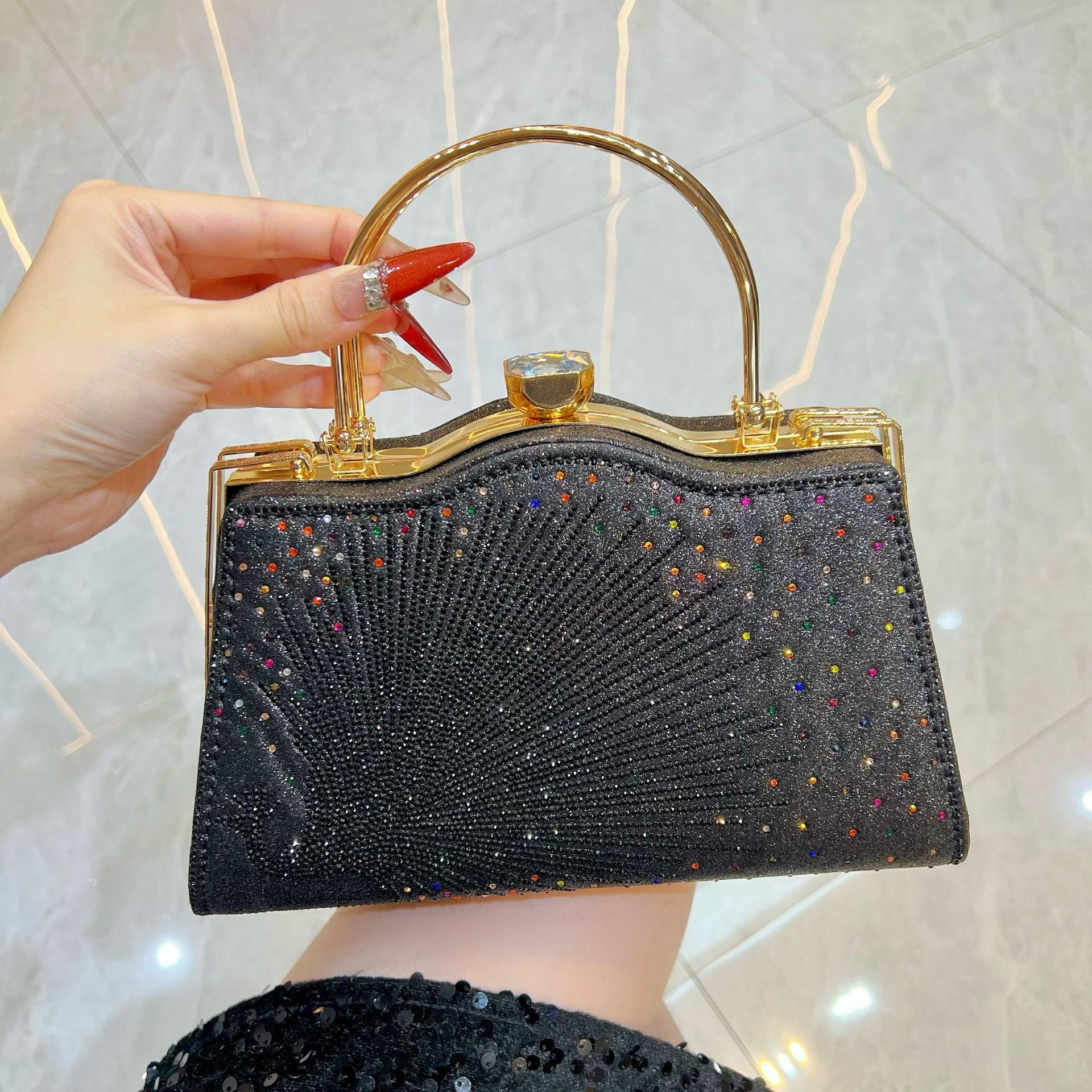 New handbag celebrity fashion diamond-encrusted handbag exquisite dinner bag niche versatile messenger shoulder bag чёрный
New handbag celebrity fashion diamond-encrusted handbag exquisite dinner bag niche versatile messenger shoulder bag чёрный