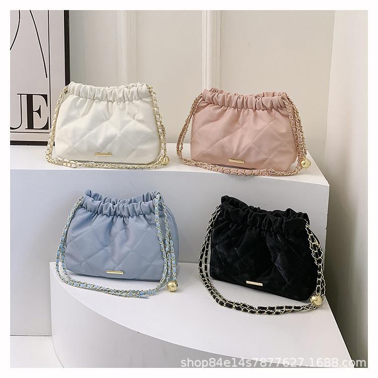 Chic 2024 Women s Mini Quilted Chain Shoulder Bag In White Black Pink Blue Styles синій
Chic 2024 Women s Mini Quilted Chain Shoulder Bag In White Black Pink Blue Styles синій