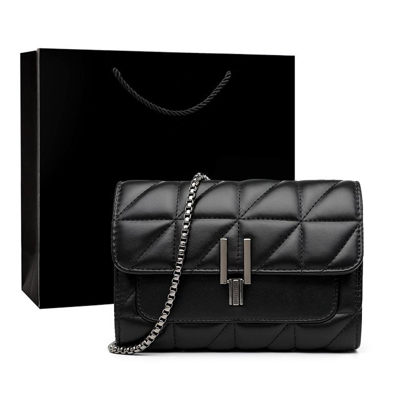 Luxury Designer Shoulder Bag Handbag Women Leather Chain Crossbody Bags for Women s Handbags Messenger Female Clutch Bags 20cmx8cmx14cm білий
Luxury Designer Shoulder Bag Handbag Women Leather Chain Crossbody Bags for Women s Handbags Messenger Female Clutch Bags 20cmx8cmx14cm білий