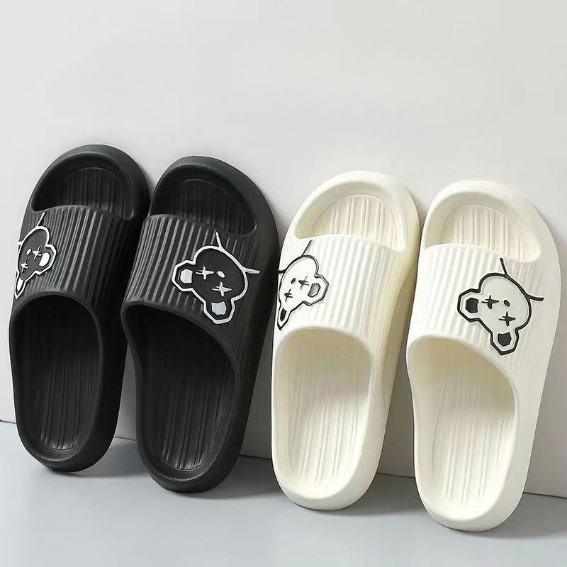 Тапочки для душа и ванны, женские и мужские тапочки на толстой платформе на плоской подошве с изображением медведя и кота, шлепанцы, летние пляжные сандалии, женские домашние шлепанцы 
Тапочки для душа и ванны, женские и мужские тапочки на толстой платформе на плоской подошве с изображением медведя и кота, шлепанцы, летние пляжные сандалии, женские домашние шлепанцы