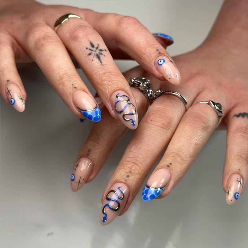 Festive Wearable Nail Patches: Starry Snake Design, Color Block French False Nails for Halloween & Christmas Nail UV Glue Set
Festive Wearable Nail Patches: Starry Snake Design, Color Block French False Nails for Halloween & Christmas Nail UV Glue Set
