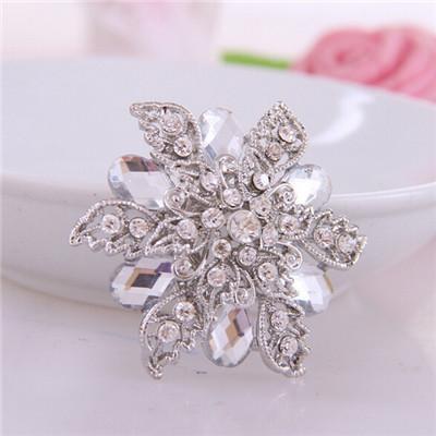 DIEZI new Fashion Bouquet Promotion Flower Brooch Crystal Jewelry For Wedding Gold Rhinestone Bride Brooch Pins Women Brooch белый
DIEZI new Fashion Bouquet Promotion Flower Brooch Crystal Jewelry For Wedding Gold Rhinestone Bride Brooch Pins Women Brooch белый