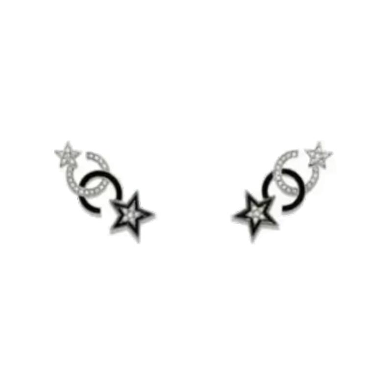 CHANEL classic double C logo black and silver color star rhinestone metal earrings women s silver срібний
CHANEL classic double C logo black and silver color star rhinestone metal earrings women s silver срібний