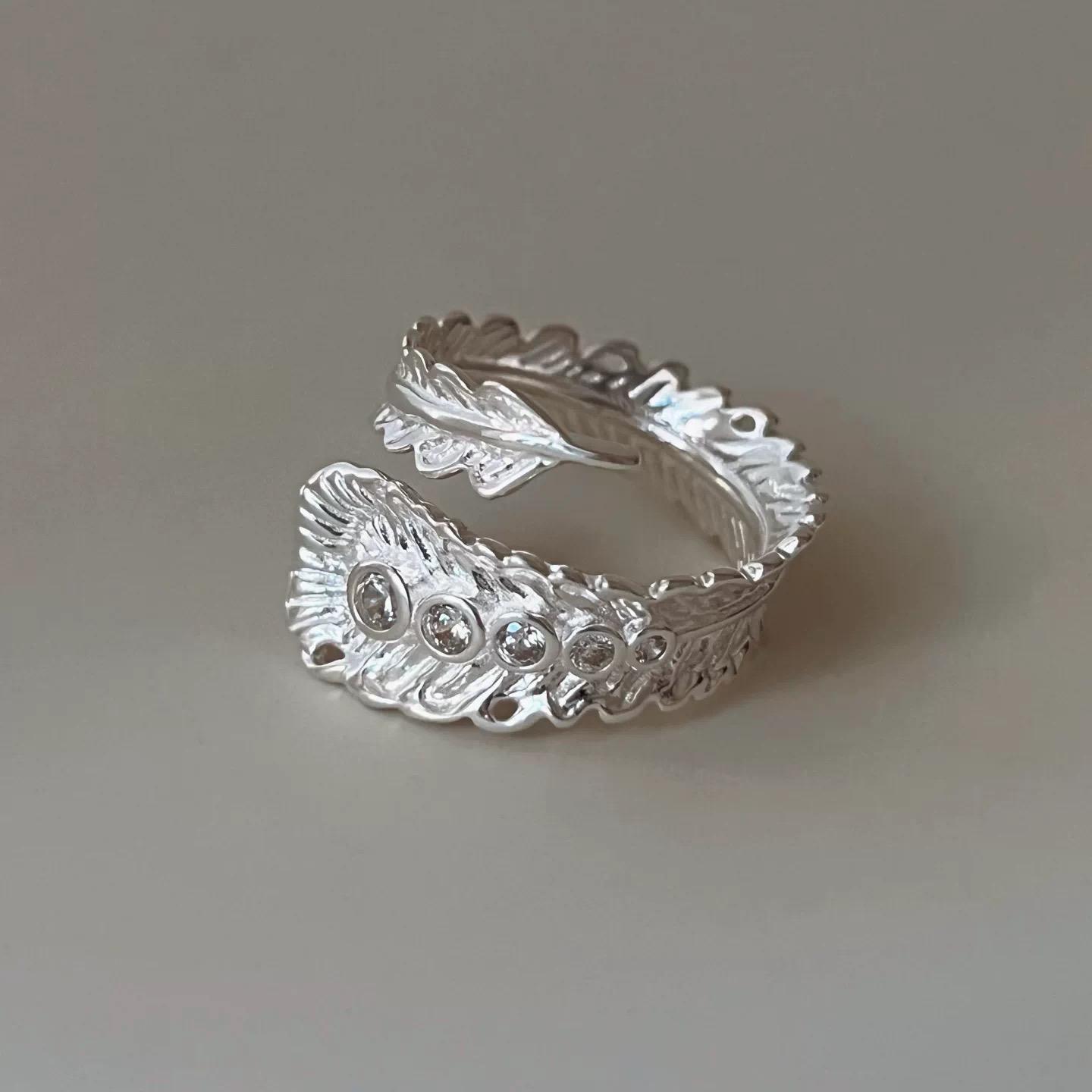 BF CLUB 925 Sterling Rings for Women Simple Geometric Handmade Irregular Retro Vintage Feather CZ Ring Allergy For Birthday Gift resizable
BF CLUB 925 Sterling Rings for Women Simple Geometric Handmade Irregular Retro Vintage Feather CZ Ring Allergy For Birthday Gift resizable