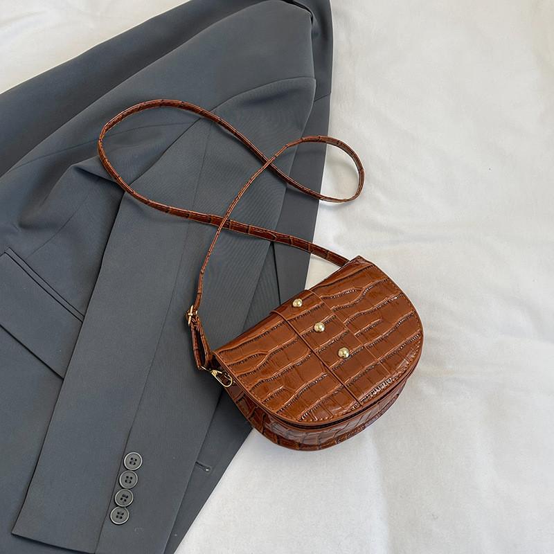 Elegant Medium Sized Saddle Bag For Women Soft Pu Leather With Trendy Stitching Details коричневий
Elegant Medium Sized Saddle Bag For Women Soft Pu Leather With Trendy Stitching Details коричневий