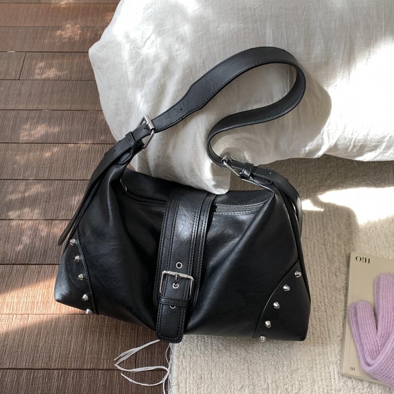 Large Casual Women Handbag PU Leather Women s Hobos Shoulder Bag Female Big Tote Fashi rivet Ladies Armpit bag bolsas чёрный
Large Casual Women Handbag PU Leather Women s Hobos Shoulder Bag Female Big Tote Fashi rivet Ladies Armpit bag bolsas чёрный