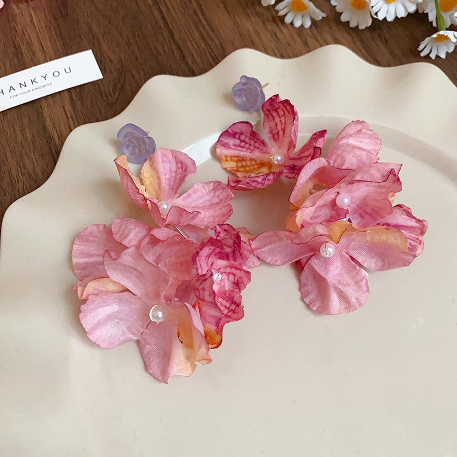Silver fabric flower fringed earrings niche high-end earrings small fresh and exquisite temperament photo sweet earrings women
Silver fabric flower fringed earrings niche high-end earrings small fresh and exquisite temperament photo sweet earrings women