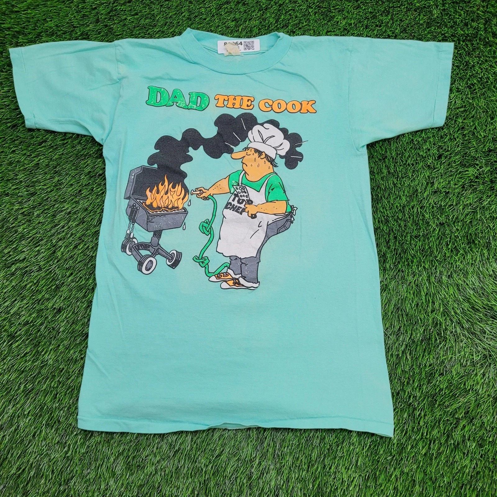 Vintage Funny Dad The Cook Shirt Small 17x26 Blue Green M
Vintage Funny Dad The Cook Shirt Small 17x26 Blue Green M