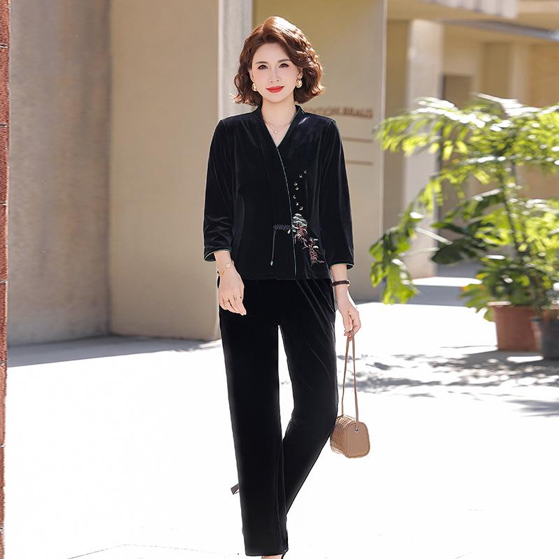 2026 Spring Plus Size Loose Velvet Suit for Middle-Aged Women, Mom Style, Chinese Design, Ages 40-60 4XL (140-155 lbs)
2026 Spring Plus Size Loose Velvet Suit for Middle-Aged Women, Mom Style, Chinese Design, Ages 40-60 4XL (140-155 lbs)