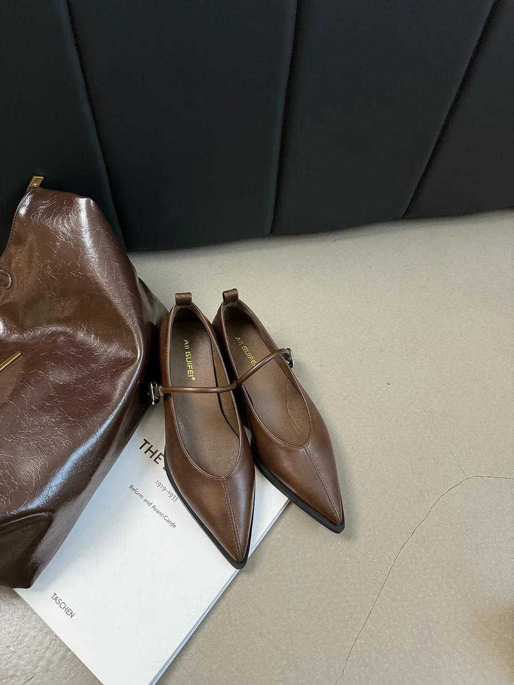 Женские туфли-лоферы с острым носком, черные, коричневые, белые, повседневные туфли-мюли с пряжкой на ремне, туфли-лодочки на низком плоском каблуке для вечеринок 35 коричневый
Женские туфли-лоферы с острым носком, черные, коричневые, белые, повседневные туфли-мюли с пряжкой на ремне, туфли-лодочки на низком плоском каблуке для вечеринок 35 коричневый