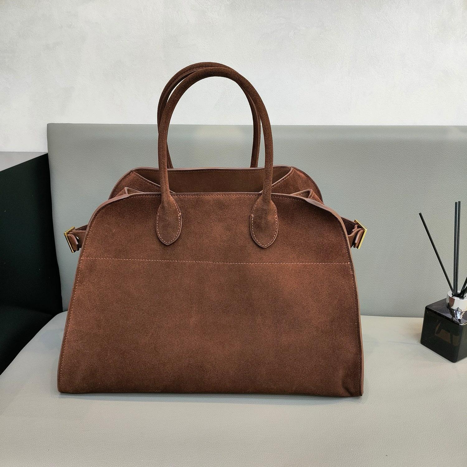 Высококачественная сумка-тоут из натуральной кожи Maillard, замшевая сумка-тоут для женщин, универсальная и вместительная, из коровьей кожи, для поездок на работу, через плечо 30x16x19cm кофейный
Высококачественная сумка-тоут из натуральной кожи Maillard, замшевая сумка-тоут для женщин, универсальная и вместительная, из коровьей кожи, для поездок на работу, через плечо 30x16x19cm кофейный