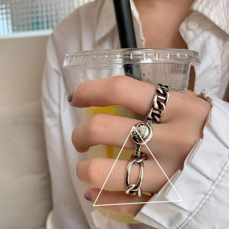 Stylish Korean Vintage Heart Shaped Openwork Letter Ring In High Quality Silver Plating For Trendy Women J1526
Stylish Korean Vintage Heart Shaped Openwork Letter Ring In High Quality Silver Plating For Trendy Women J1526