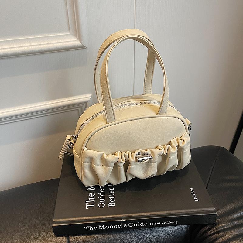 Niche design pleated handbag women s new versatile bowling single shoulder crossbody pillow bag білий
Niche design pleated handbag women s new versatile bowling single shoulder crossbody pillow bag білий