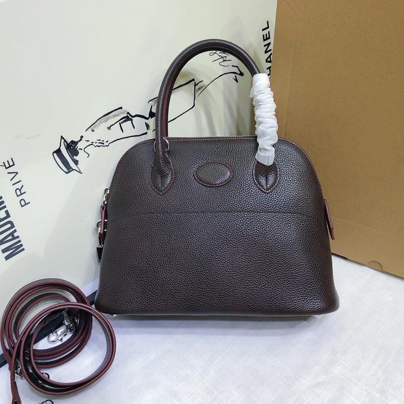 Haute couture version hand-sewn first layer Fubao leather shell bag large capacity leather women s bag bowling shoulder messenger bag 29*10*21cm
Haute couture version hand-sewn first layer Fubao leather shell bag large capacity leather women s bag bowling shoulder messenger bag 29*10*21cm