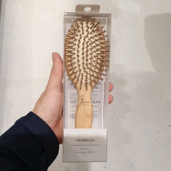 Nitori Cushion Hair Brush
Nitori Cushion Hair Brush
