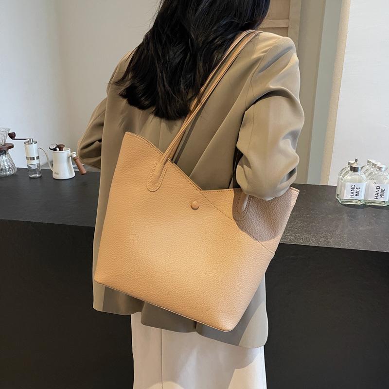Large-capacity bag women s 2025 new high-end niche shoulder bag versatile tote bag tote bag чёрный
Large-capacity bag women s 2025 new high-end niche shoulder bag versatile tote bag tote bag чёрный