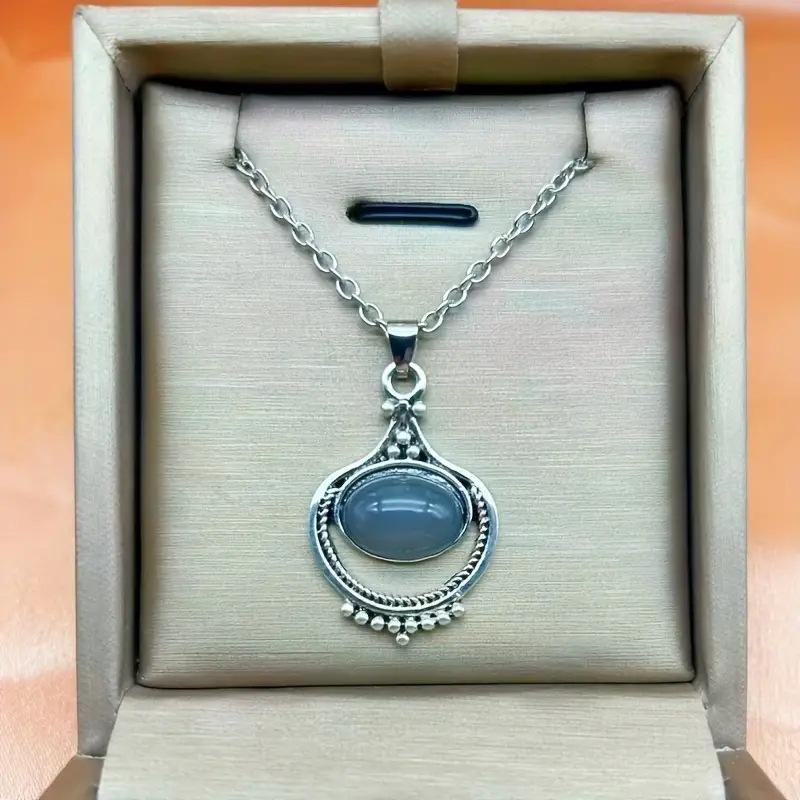 Necklace Retro Pattern Oval Gemstone Fashion Light Luxury Ethnic Style Clavicle Chain Pendant срібний
Necklace Retro Pattern Oval Gemstone Fashion Light Luxury Ethnic Style Clavicle Chain Pendant срібний