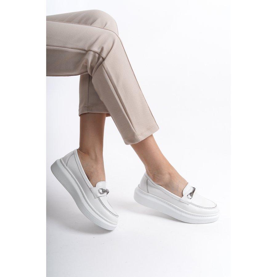 Женская повседневная обувь из натуральной кожи
Женская повседневная обувь из натуральной кожи