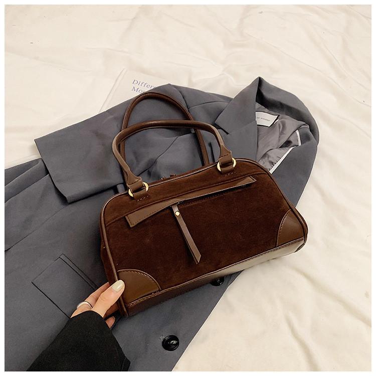 Elegant And Versatile Pu Shoulder Bag For Women In Trendy Black And Brown Colors Coffee No Pendant
Elegant And Versatile Pu Shoulder Bag For Women In Trendy Black And Brown Colors Coffee No Pendant