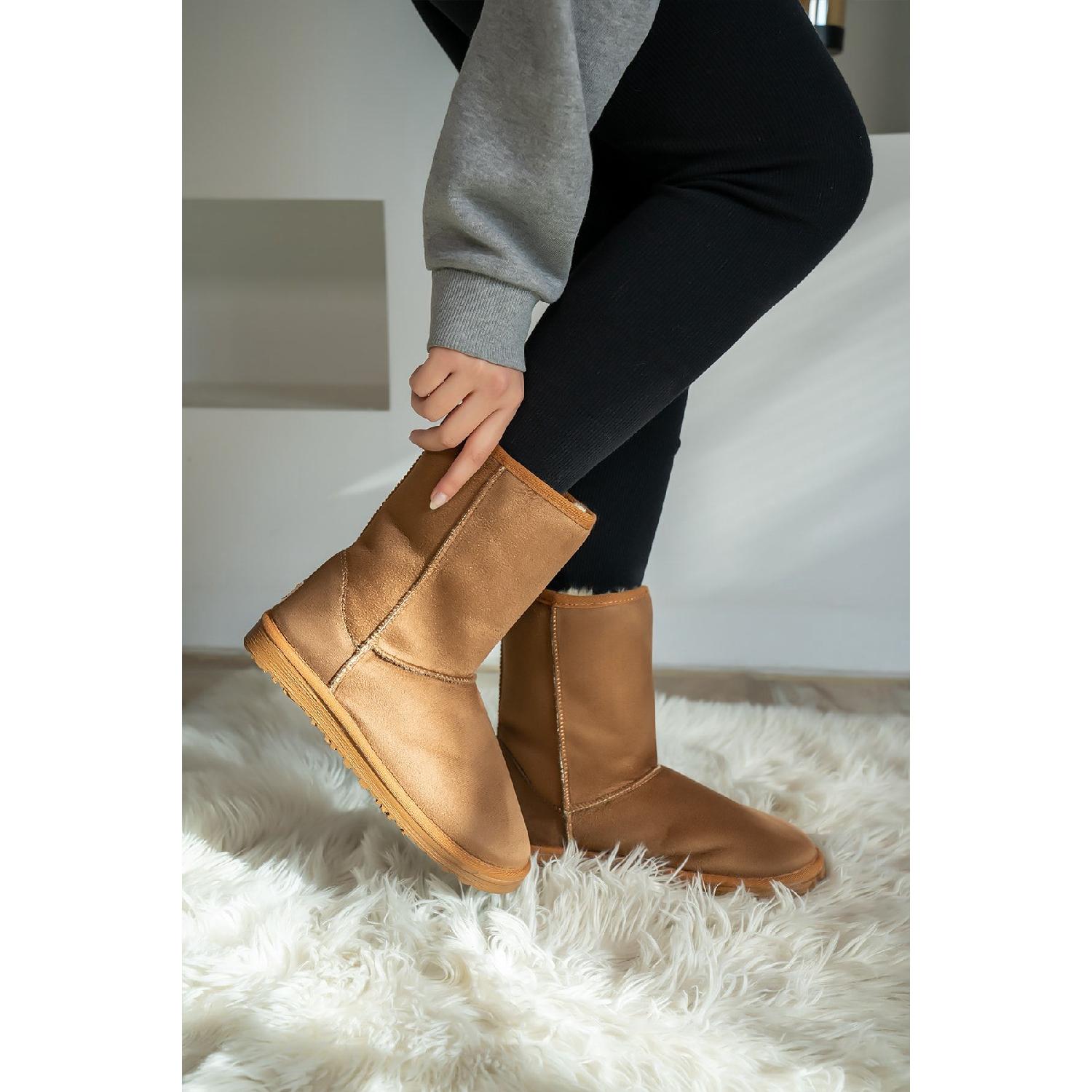 Женские светло-коричневые замшевые ботинки Зимние сапоги среднего размера с мехом внутри 36 серый
Женские светло-коричневые замшевые ботинки Зимние сапоги среднего размера с мехом внутри 36 серый