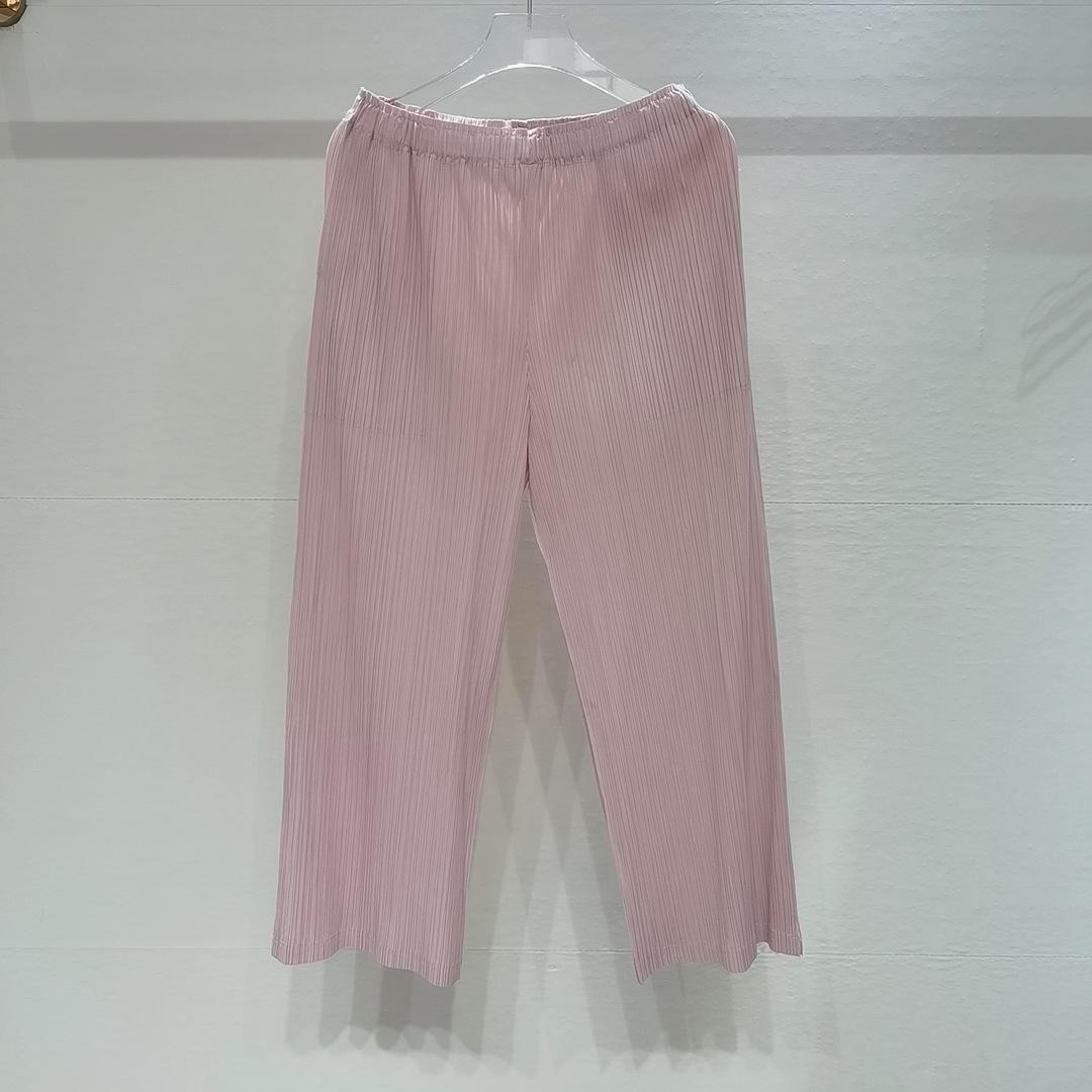 Женские свободные плиссированные брюки, однотонные, тонкие, свободные, широкие, дикие, простые, повседневные, летние укороченные брюки One Size светло-розовый
Женские свободные плиссированные брюки, однотонные, тонкие, свободные, широкие, дикие, простые, повседневные, летние укороченные брюки One Size светло-розовый
