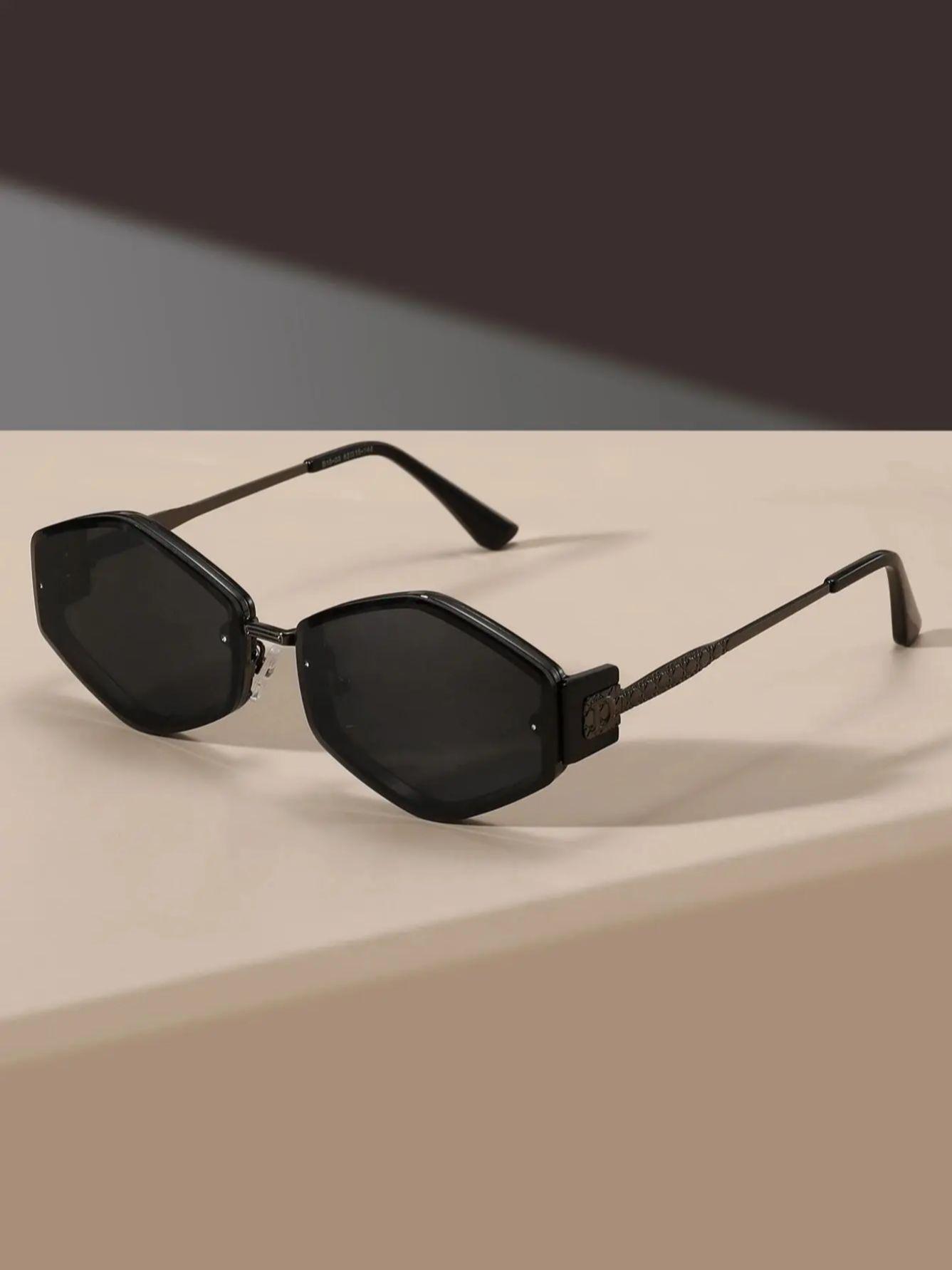 UV400 Retro Minimalist Fashion Glasses for Daily Use And Street Photography Simple Stylish Optics чёрный
UV400 Retro Minimalist Fashion Glasses for Daily Use And Street Photography Simple Stylish Optics чёрный